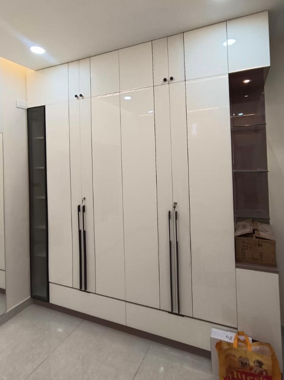 Wall-to-Wall Shelving